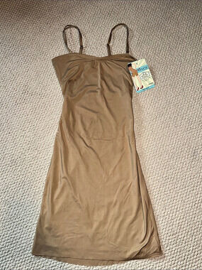 SPANX Assets Full Slip Full Slip in Brown Size Medium NWT